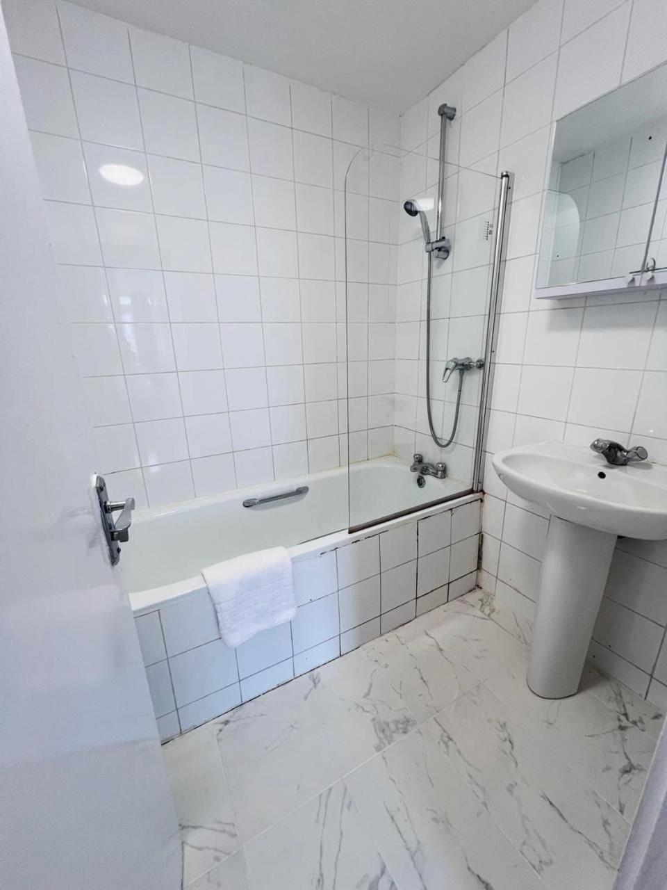 Queensway 2 Bedroom Flat Londra