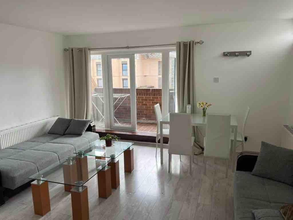 Queensway 2 Bedroom Flat Appartamento Londra