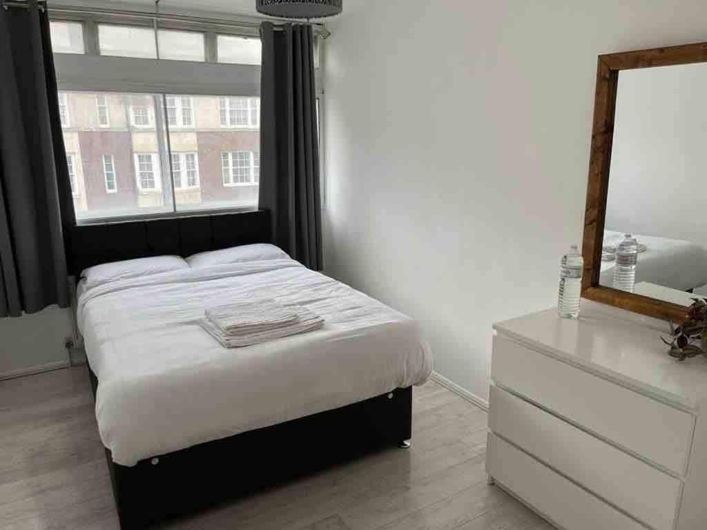 Queensway 2 Bedroom Flat Londra