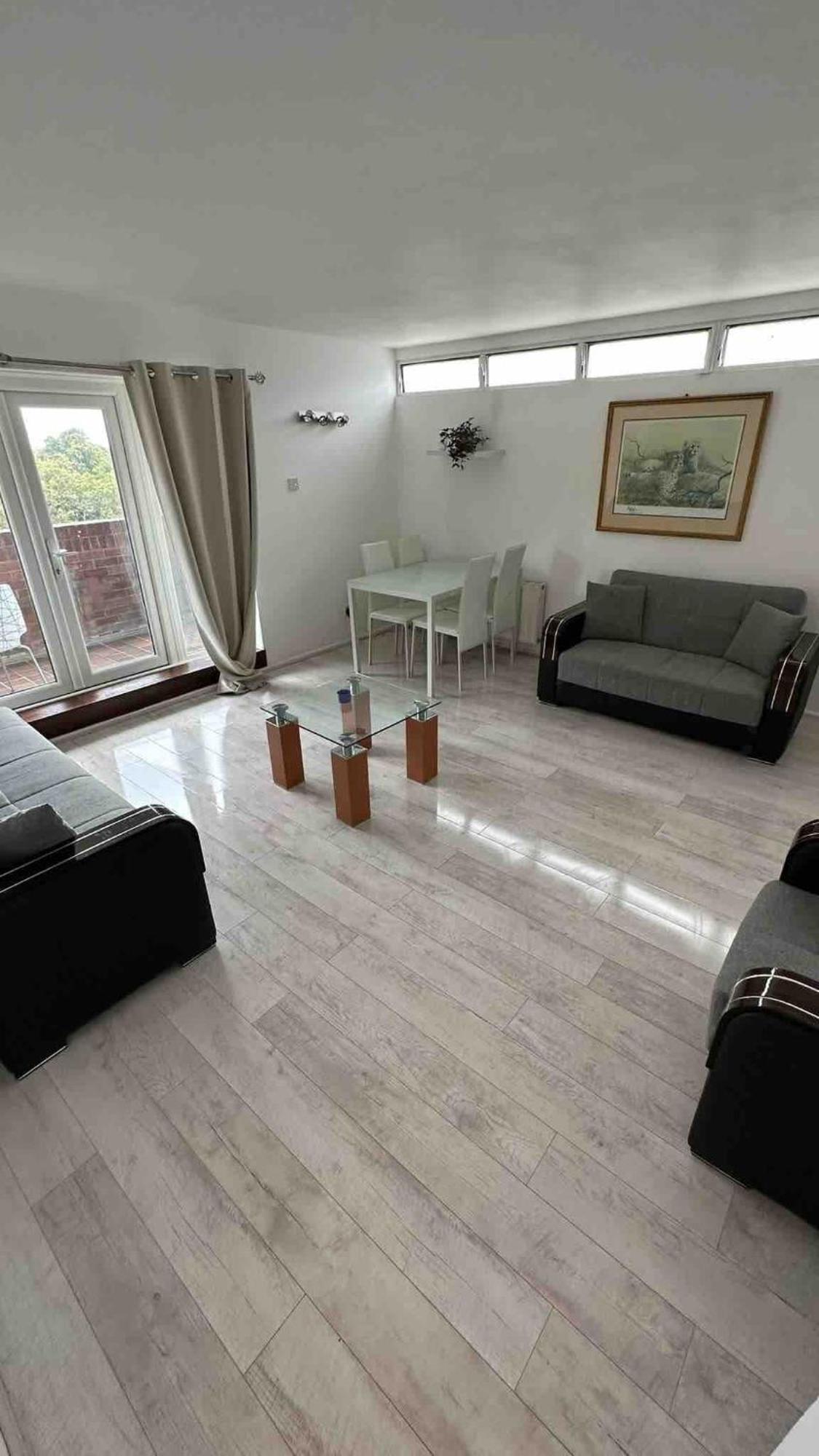 Appartamento Queensway 2 Bedroom Flat Londra